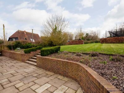 Affordable retaining wall company Hertfordshire